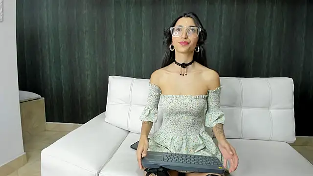 Milaspetite online show from January 20, 8:29 pm