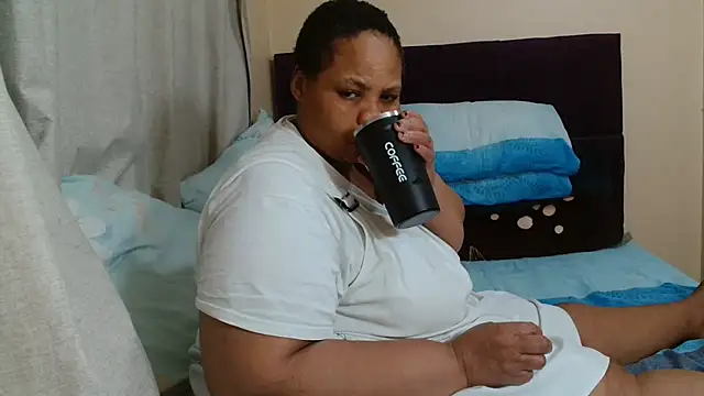 Snapshot of Bbw255 chatting on June 19, 10:08 am Bbw255 online show from June 19, 10:08 am