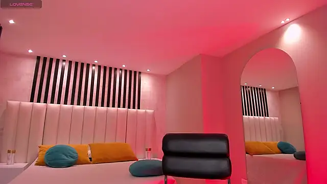 BellaCarteer  online show from February 8, 7:59 pm