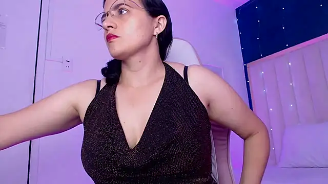 Snapshot of africa_holmes chatting on January 22, 1:42 am africa holmes online show from January 22, 1:42 am