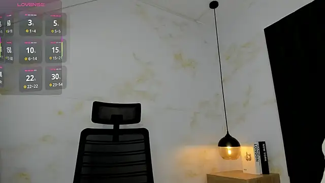 Snapshot of africa_holmes chatting on October 24, 2:08 am africa holmes online show from October 24, 2:08 am