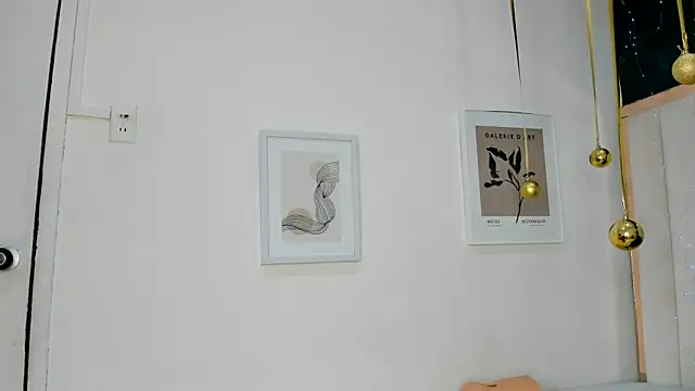 Snapshot of africa_holmes chatting on December 3, 2:19 am africa holmes online show from December 3, 2:19 am