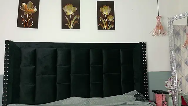 kinkyandsavage online show from June 18, 7:51 pm