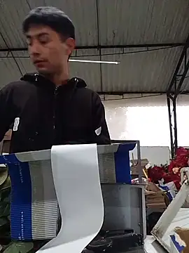 Snapshot of 1418edwar chatting on February 1, 12:15 pm 1418edwar online show from February 1, 12:15 pm