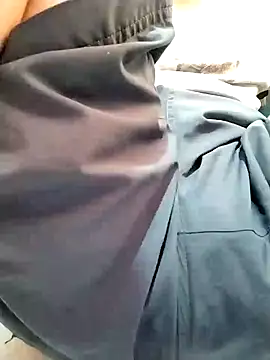 Snapshot of Bombi22 chatting on December 20, 5:40 pm Bombi22 online show from December 20, 5:40 pm