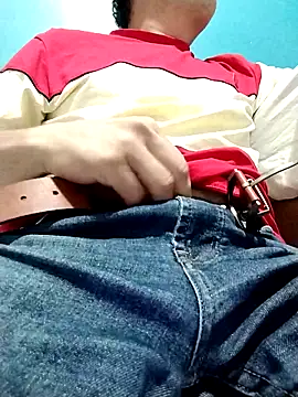 Snapshot of Bombi22 chatting on January 3, 3:38 am Bombi22 online show from January 3, 3:38 am