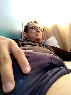 Snapshot of Bombi22 chatting on January 5, 3:34 pm Bombi22 online show from January 5, 3:34 pm