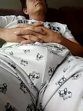 Snapshot of Bombi22 chatting on March 13, 5:39 pm Bombi22 online show from March 13, 5:39 pm