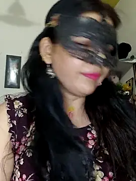 Snapshot of sexy_bhabhi69 chatting on May 28, 9:17 am sexy bhabhi69 online show from May 28, 9:17 am