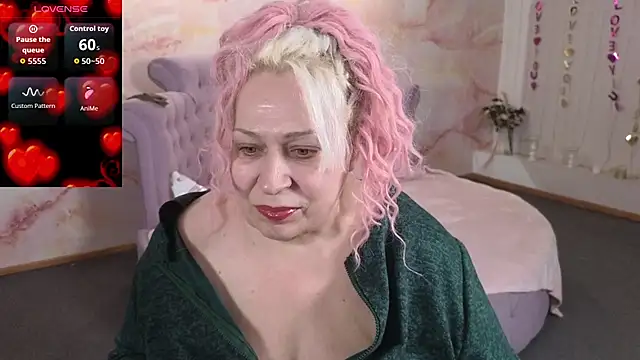 Penelope Pinky online show from March 9, 10:08 am