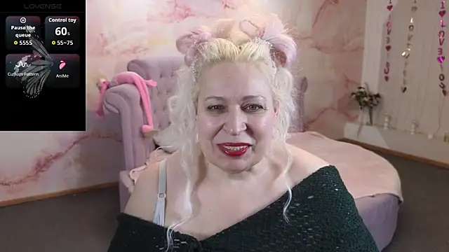 Penelope Pinky online show from April 30, 12:44 pm