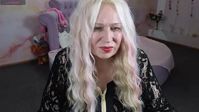 Snapshot of Penelope_Pinky chatting on May 28, 2:14 pm Penelope Pinky online show from May 28, 2:14 pm