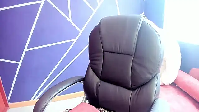 Snapshot of milufontier chatting on January 31, 6:57 pm milufontier online show from January 31, 6:57 pm