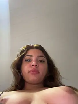 Nicollygriu online show from June 18, 2:43 pm