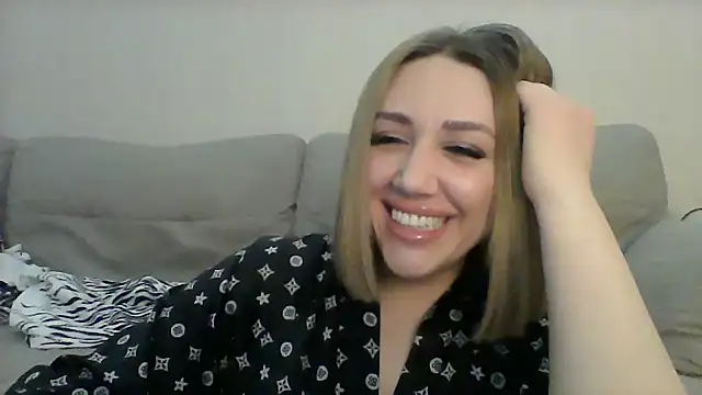 Snapshot of VickyLove047 chatting on January 1, 1:47 am VickyLove047 online show from January 1, 1:47 am