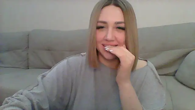 Snapshot of VickyLove047 chatting on January 8, 8:38 am VickyLove047 online show from January 8, 8:38 am