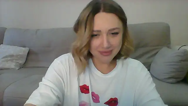 Snapshot of VickyLove047 chatting on March 19, 6:14 am VickyLove047 online show from March 19, 6:14 am