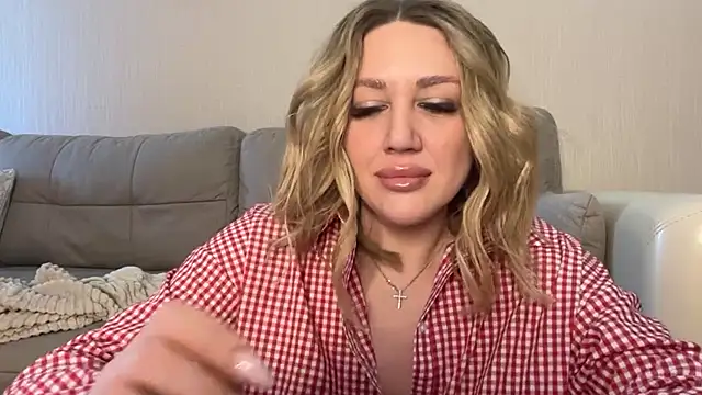 Snapshot of VickyLove047 chatting on October 3, 8:33 am VickyLove047 online show from October 3, 8:33 am