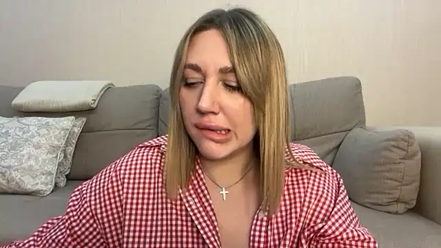 Snapshot of VickyLove047 chatting on November 5, 8:42 pm VickyLove047 online show from November 5, 8:42 pm