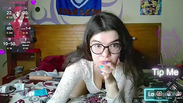 Snapshot of MilahHot13 chatting on September 14, 1:38 am MilahHot13 online show from September 14, 1:38 am