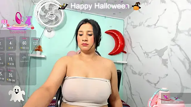 Snapshot of karime_sexygirl chatting on November 2, 11:23 am karime sexygirl online show from November 2, 11:23 am