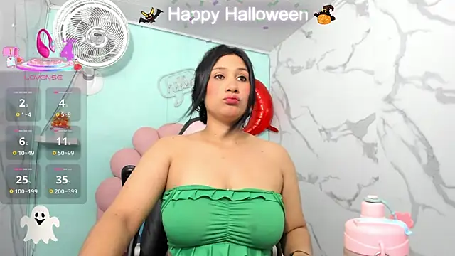 Snapshot of karime_sexygirl chatting on November 6, 10:49 am karime sexygirl online show from November 6, 10:49 am