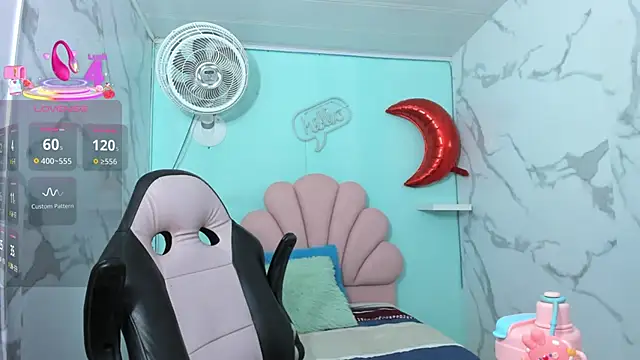 Snapshot of karime_sexygirl chatting on November 11, 10:59 am karime sexygirl online show from November 11, 10:59 am