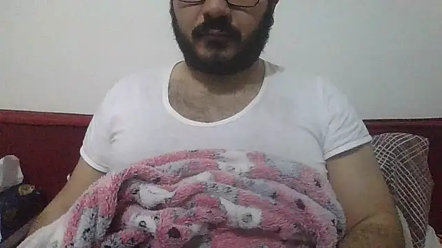 UrfavSlaveBitch online show from March 8, 4:33 pm