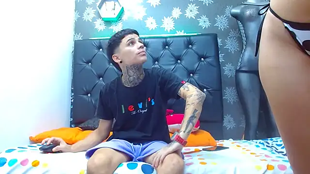 Snapshot of exotic_hot_couple chatting on January 13, 4:07 am exotic hot couple online show from January 13, 4:07 am