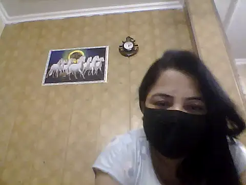 Snapshot of hornycoupleJandS chatting on May 1, 6:23 pm hornycoupleJandS online show from May 1, 6:23 pm