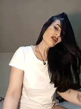 EveeRose online show from January 8, 9:11 am