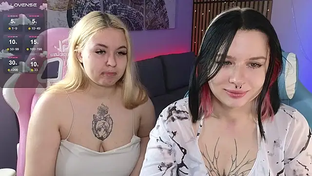 Snapshot of tender_kiitty chatting on October 26, 1:28 pm tender kiitty online show from October 26, 1:28 pm