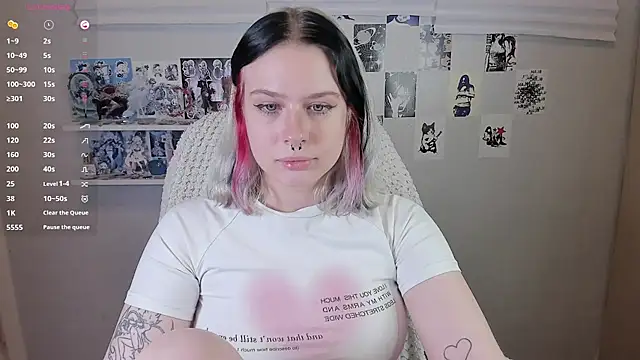 Snapshot of tender_kiitty chatting on November 12, 3:45 pm tender kiitty online show from November 12, 3:45 pm