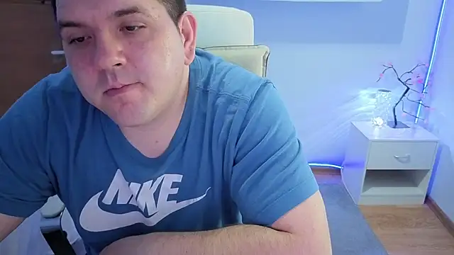 Snapshot of JasonJacks chatting on June 3, 2:33 pm JasonJacks online show from June 3, 2:33 pm