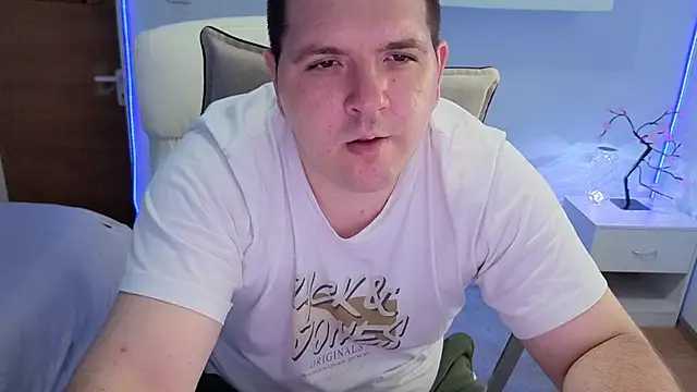 Snapshot of JasonJacks chatting on July 2, 5:46 am JasonJacks online show from July 2, 5:46 am