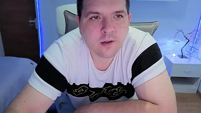 Snapshot of JasonJacks chatting on July 5, 5:20 pm JasonJacks online show from July 5, 5:20 pm