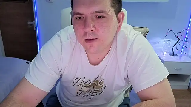 Snapshot of JasonJacks chatting on July 6, 5:26 am JasonJacks online show from July 6, 5:26 am