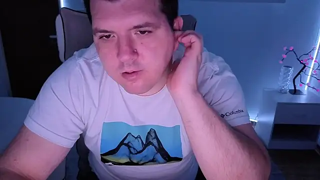 Snapshot of JasonJacks chatting on July 14, 2:16 am JasonJacks online show from July 14, 2:16 am