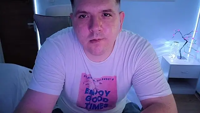 Snapshot of JasonJacks chatting on July 19, 3:43 am JasonJacks online show from July 19, 3:43 am