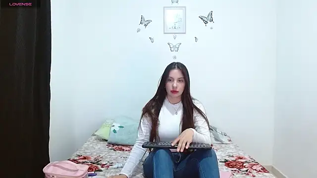 littleshydoll online show from February 12, 1:11 am