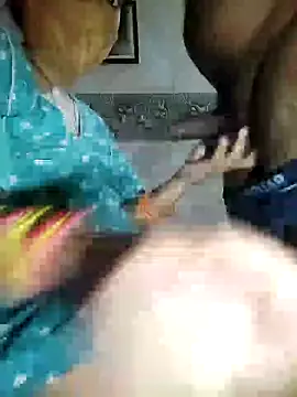 Snapshot of sunita-doll chatting on December 26, 2:27 pm sunita-doll online show from December 26, 2:27 pm