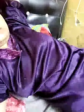 Snapshot of sunita-doll chatting on March 11, 10:29 am sunita-doll online show from March 11, 10:29 am