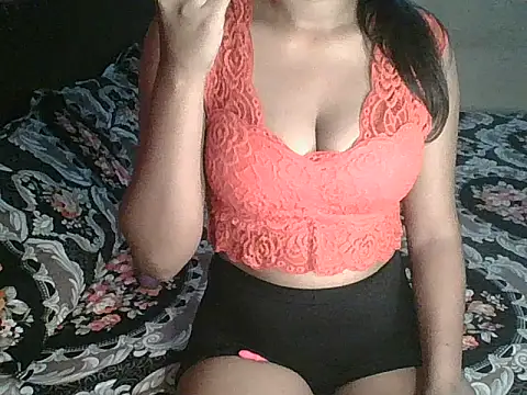 hot  surbhi online show from September 27, 3:39 pm