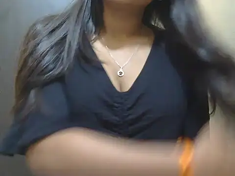 hot  surbhi online show from March 17, 6:33 pm