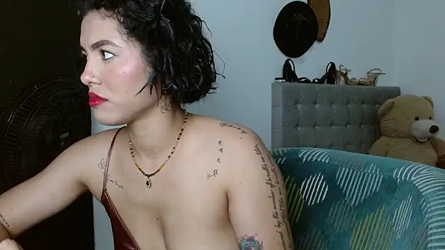 Sexy Lia  online show from April 27, 1:58 am