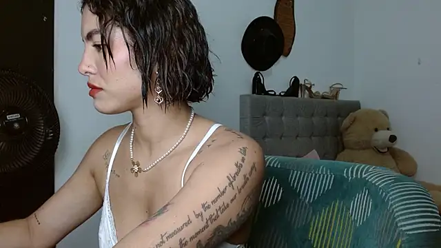 Sexy Lia  online show from June 10, 1:50 am