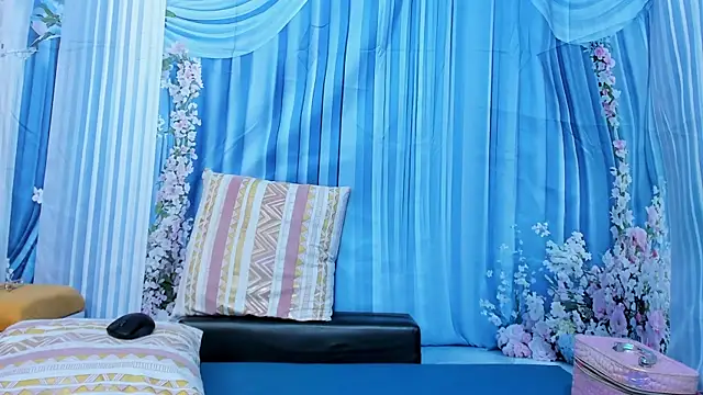miss--flora online show from June 2, 2:02 am