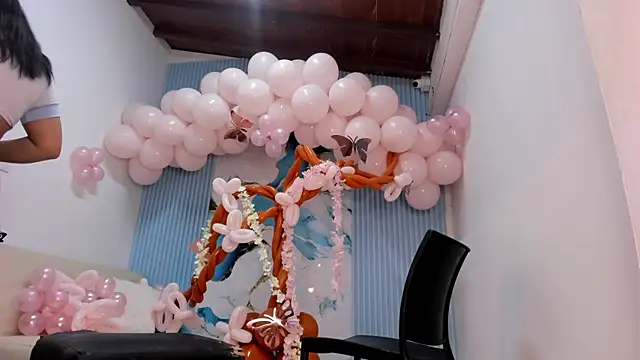 Danniela18  online show from March 23, 1:20 am