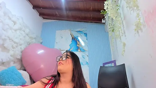 Danniela18  online show from May 15, 12:23 pm
