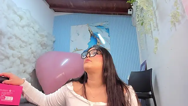 Danniela18  online show from May 20, 12:22 pm